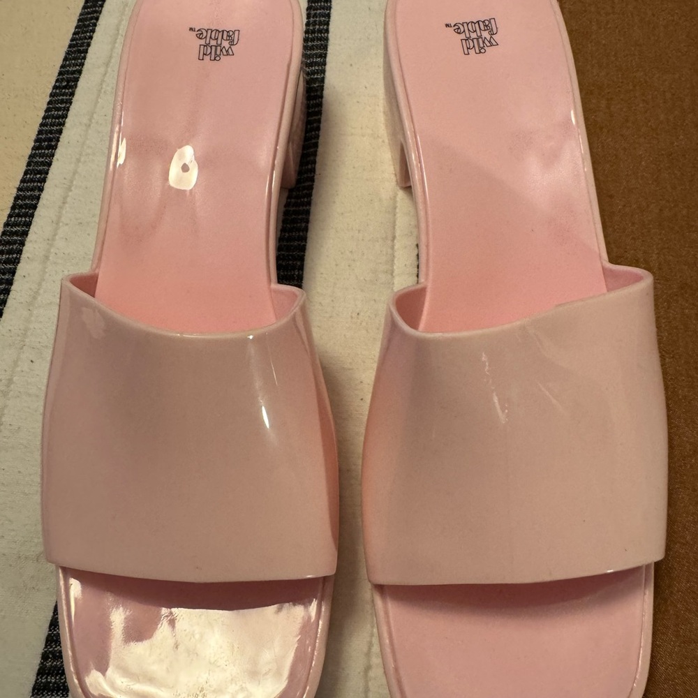 Women pink sandals size 11